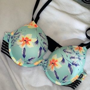 Victoria’s Secret Pink push up bra